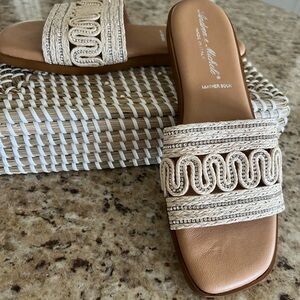 Andrea e. Michele slide. Rhinestone and rafia. Never worn!!
